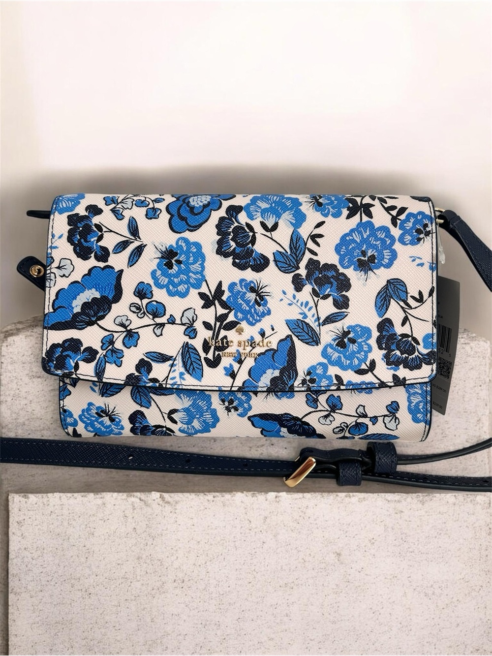 Authentic Kate Spade Vase   Floral Crossbody Bag in Blue and White Floral. NWT